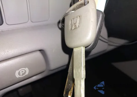 2011 Honda Pilot Lx from USA, damaged, VIN 5FNYF4H20BB098157